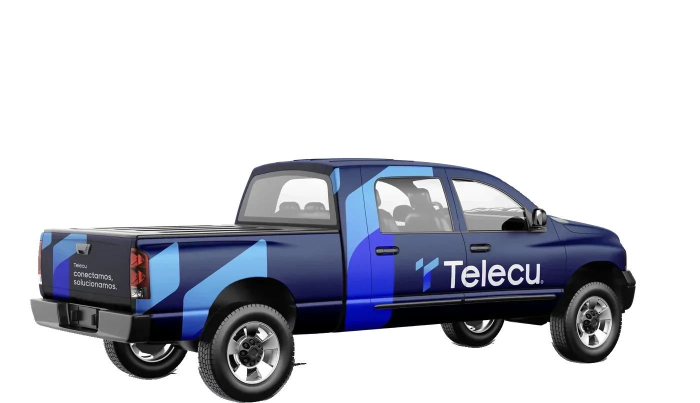 Camioneta de Telecu con la identidad conectamos.